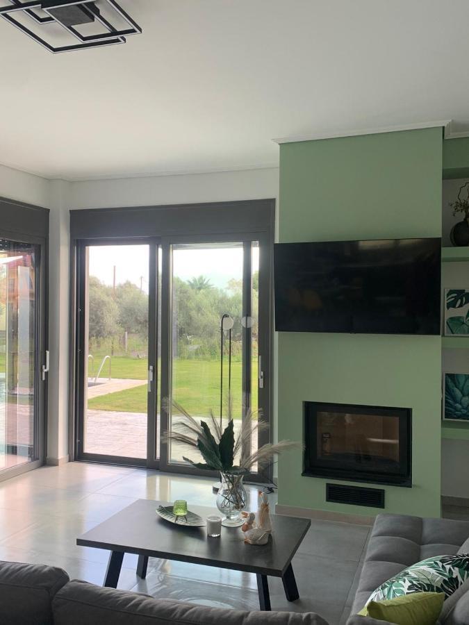 Nostos Luxury Villas With Private Pool In Nafpaktos Exterior photo