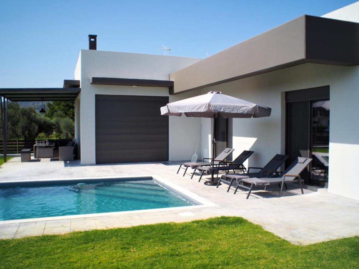 Nostos Luxury Villas With Private Pool In Nafpaktos Exterior photo